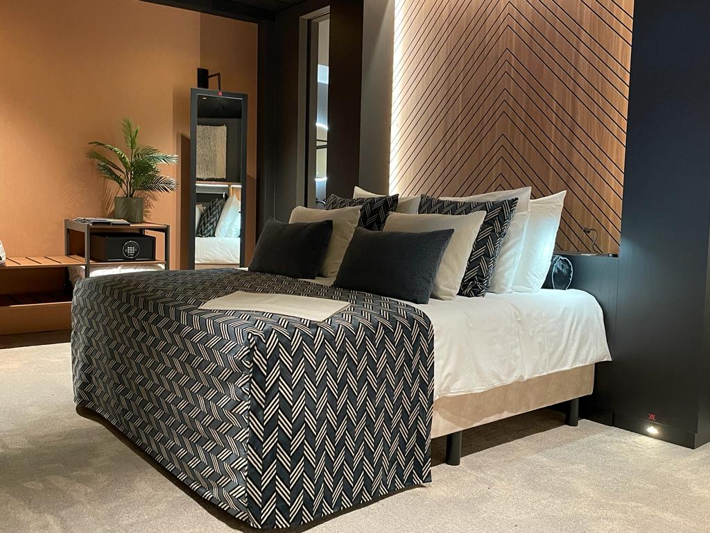 bedcover showroom linnen at work