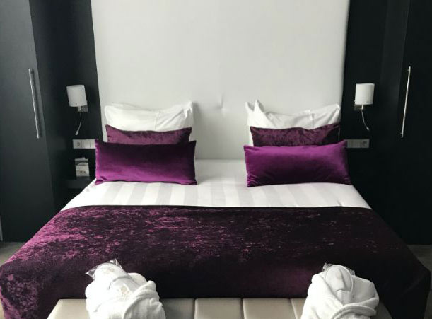 hotelkussens maatwerk Maatwerk hotel kussens, zware kwaliteit kussens